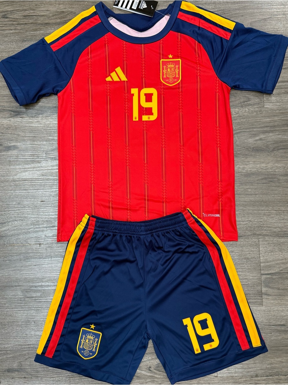 YOUTH Lamine Yamal Jersey Spain 26’ Home World Cup Kit (Jersey + Shorts) LARGE